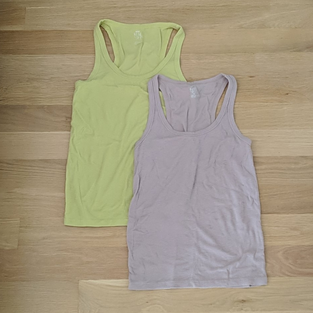 ❌SOLD❌ Bundle of 2 Aerie Tanks